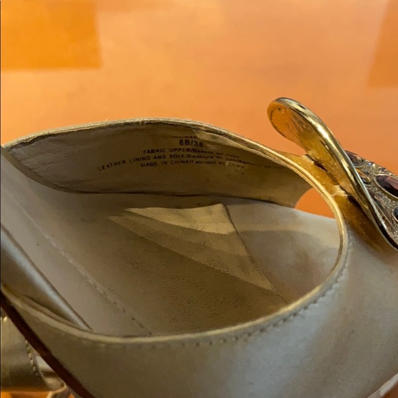 BCBG MaxAzria Pump - Picture 5 of 5